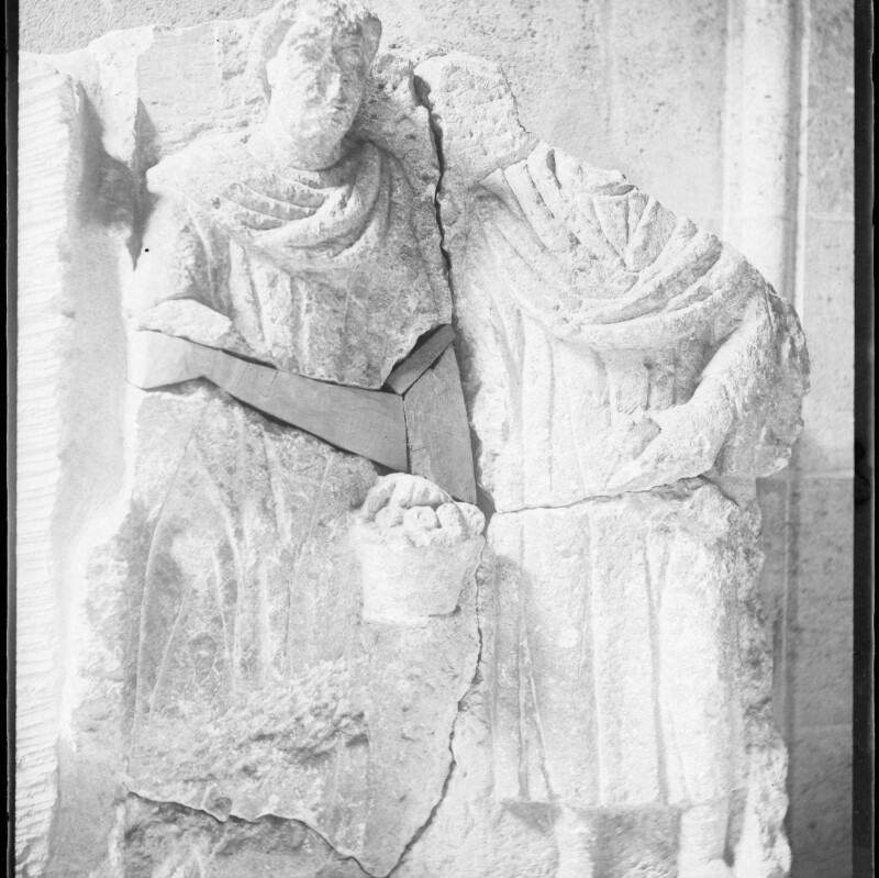 Stèle avec portrait de deux époux