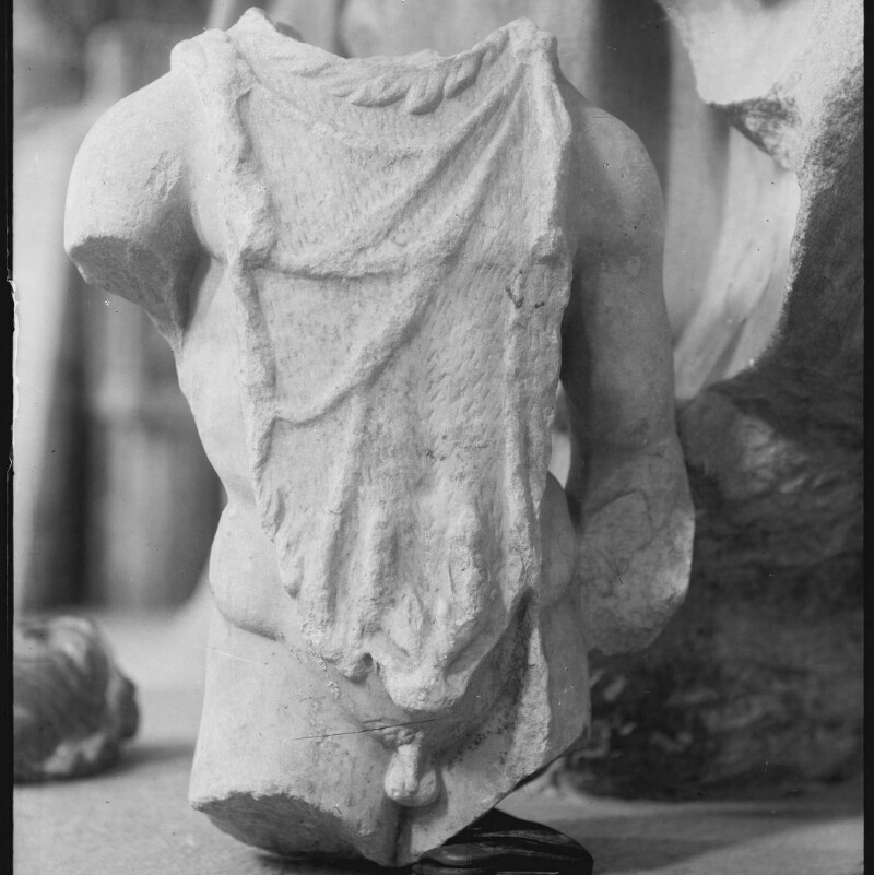 Statue de Bacchus jeune